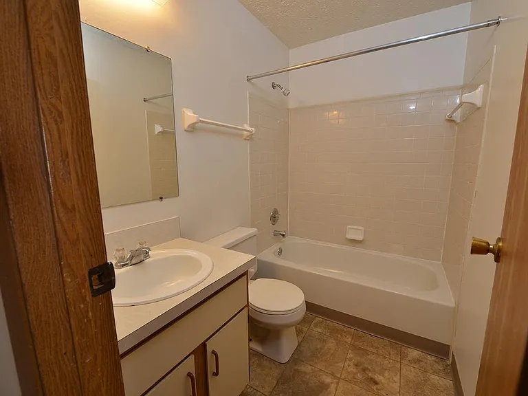 Timbercreek Apts — Photo 27