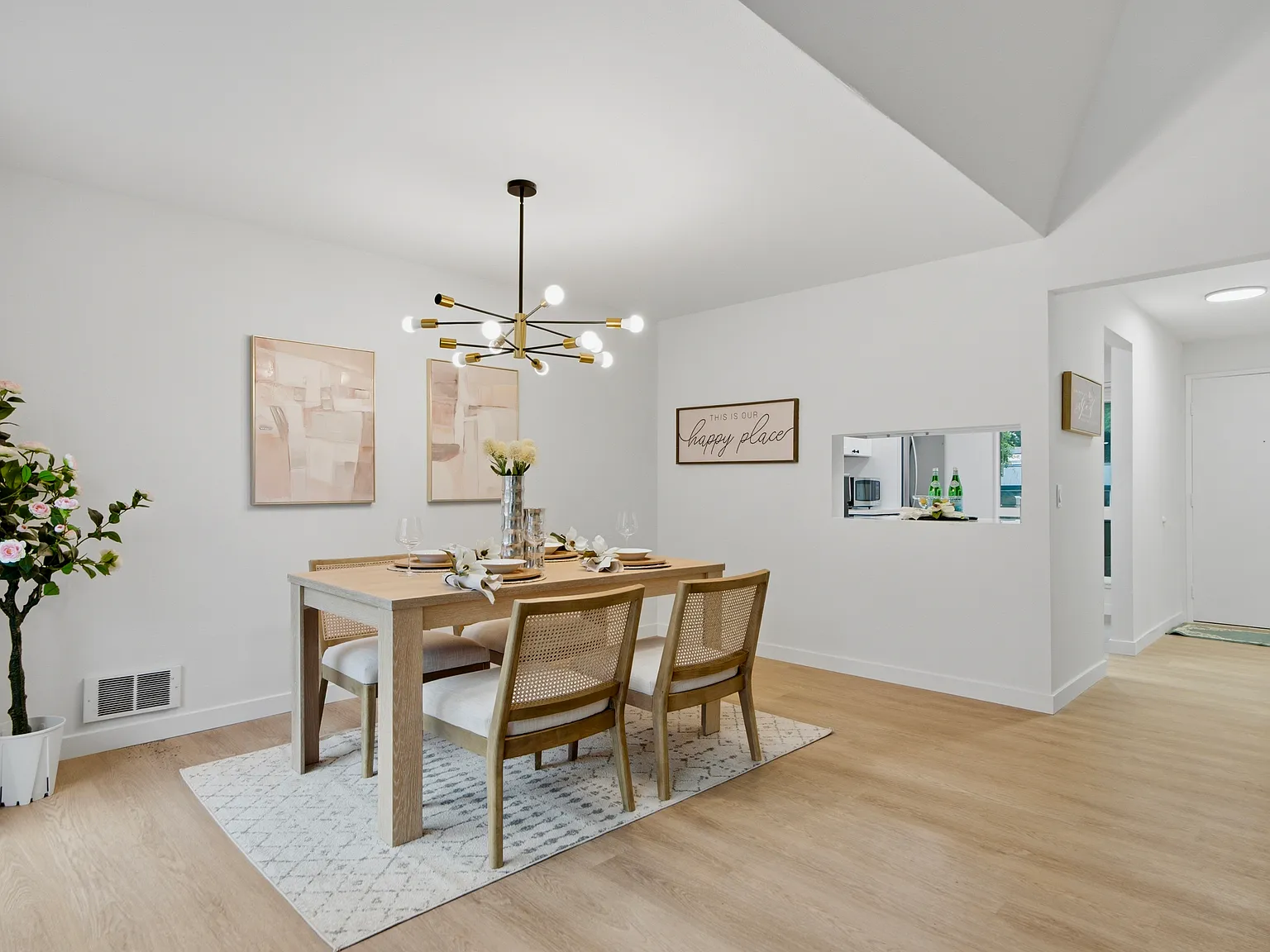 3 bed, 1300 sqft, $3,950 — Photo 4