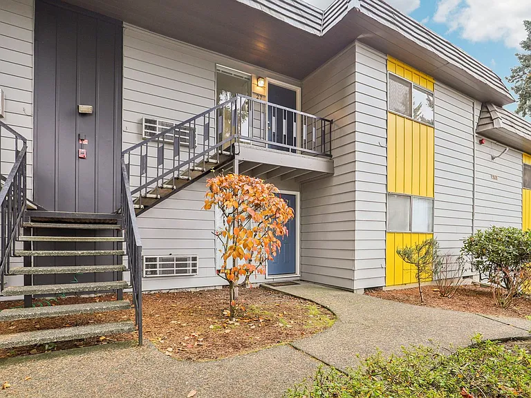 Cypress Crest Apartments — Photo 9