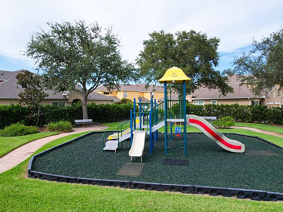 5th image of 3219 Arden Cir