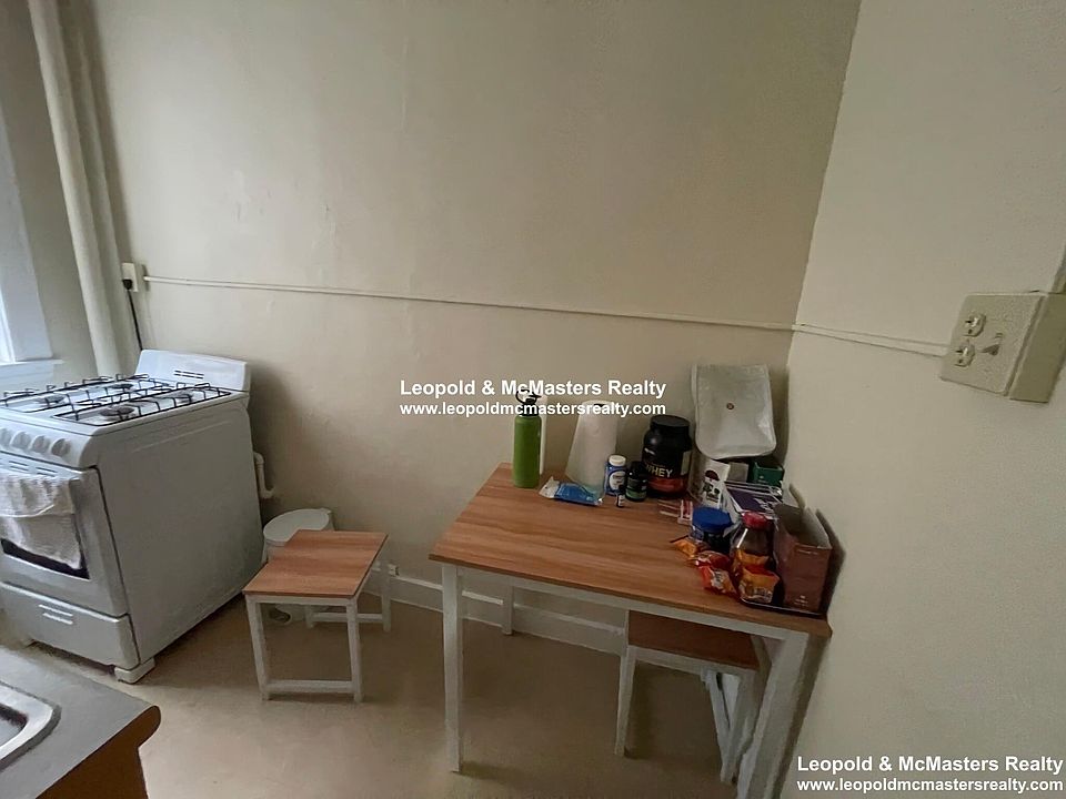 2nd image of 225 Kelton St #9U