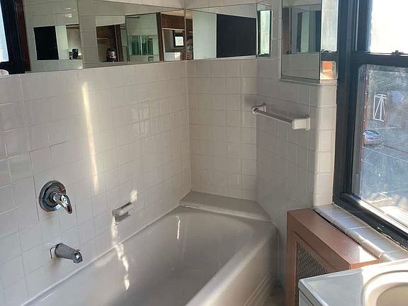 5th image of 61 Avenue South E #7