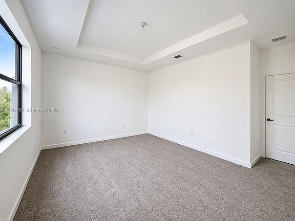 4th image of 307 NE 208th Ter