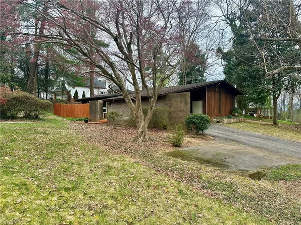 407 Coffey St, North Wilkesboro, NC 28659