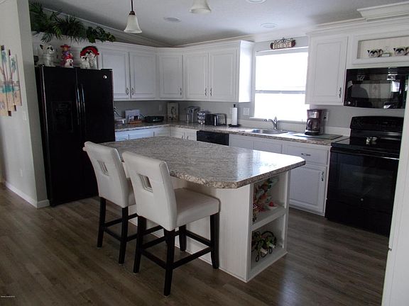 3rd image of 107 Creek Ct