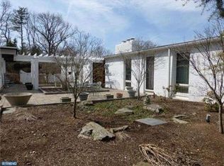604 Hendren St, Philadelphia, PA 19128