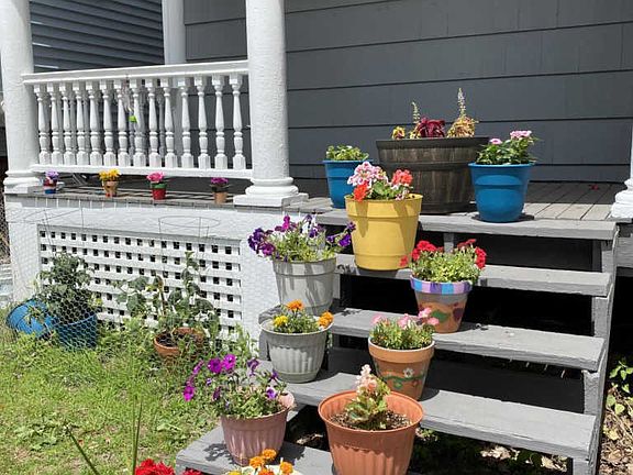 5th image of 212 Holland St
