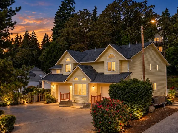 17920 Oatfield Rd, Gladstone, OR 97027