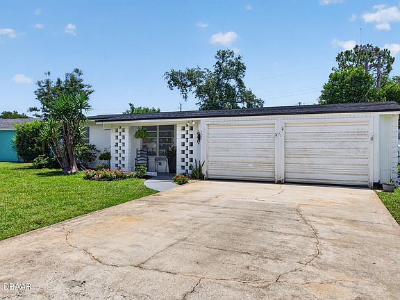 2nd image of 325 Thackery Rd