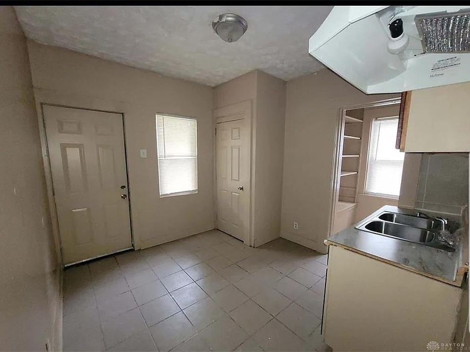 2nd image of 104 Delaware Ave