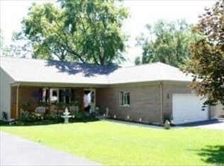 14 Hawthorne Rd, Lake In The Hills, IL 60156