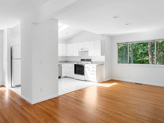 5th image of 8 Park St