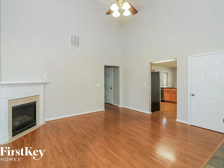 813 Winsap Dr — Photo 3