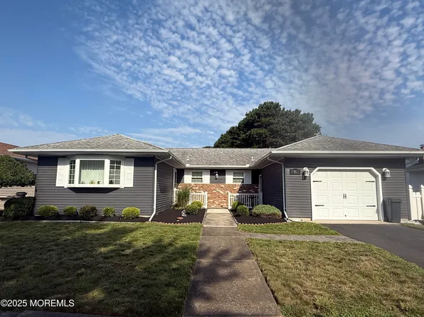 96 Chesterfield Lane, Toms River, NJ 08757