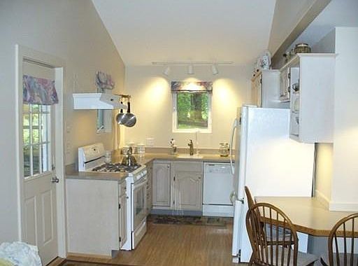 5th image of 8 Laurel Park #8