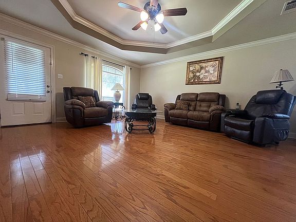 3rd image of 20755 Benton Heights Ave