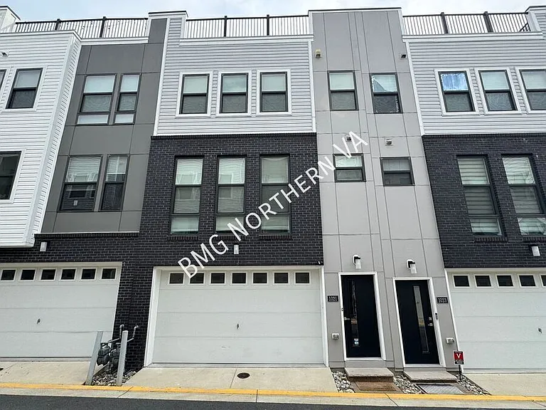 1021 S Taylor Ct — Photo 1