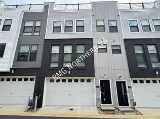 1021 S Taylor Ct, Arlington, VA 22204