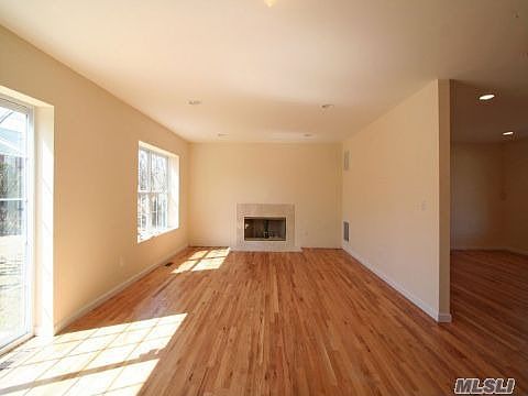 5th image of 10 Sycamore Dr