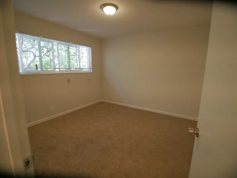 1285 Manchester Dr #2 — Photo 20