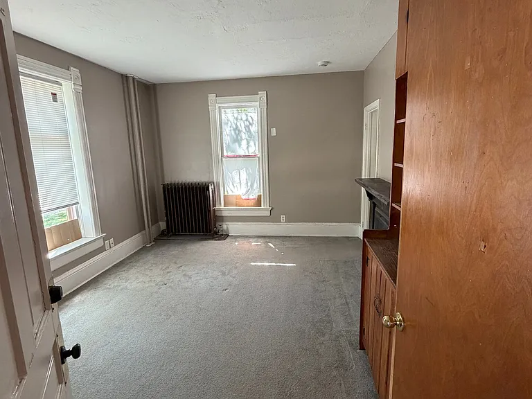 512 W Ionia St #B — Photo 2