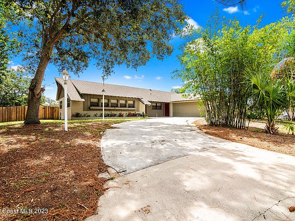 2nd image of 601 Poinsettia Ave