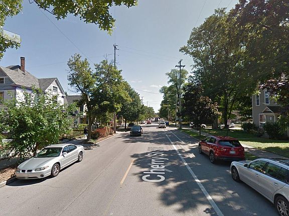 3rd image of 650 Cherry St SE #4