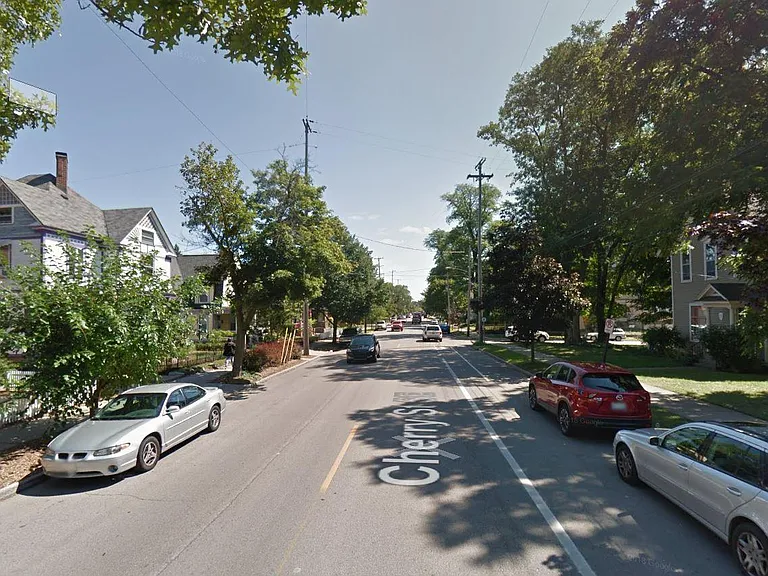 650 Cherry St SE #4 — Photo 3