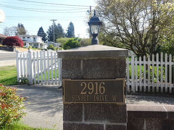 2nd image of 2916 Sunset Dr W