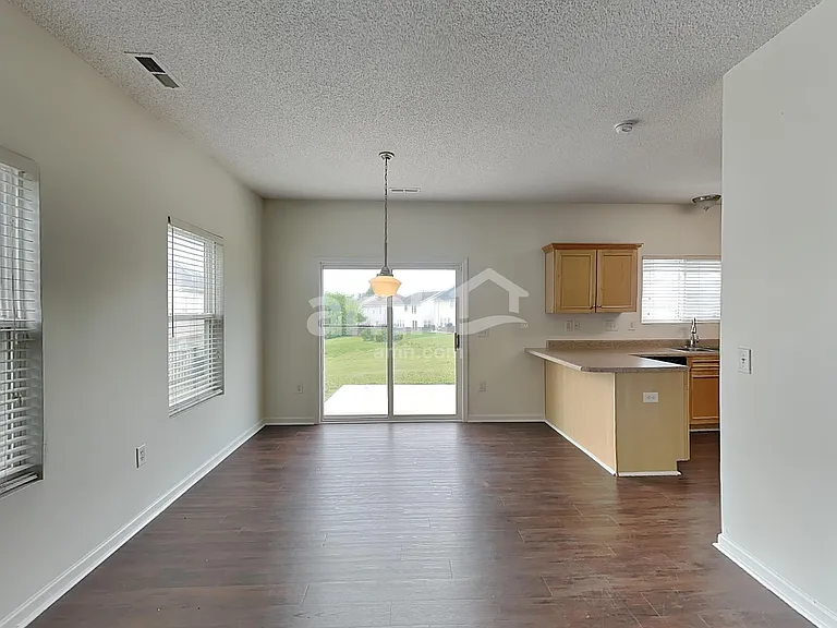 13711 Riding Hill Ave — Photo 5