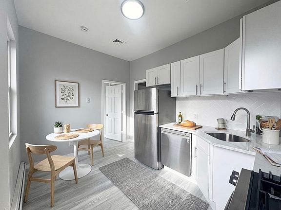 2nd image of 185 South St #2