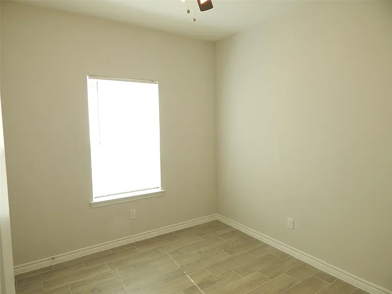 230 Northlawn — Photo 15