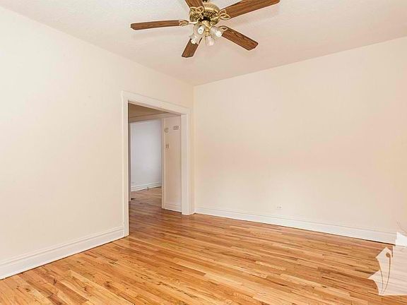 3rd image of 3823 N Fremont St #E1c