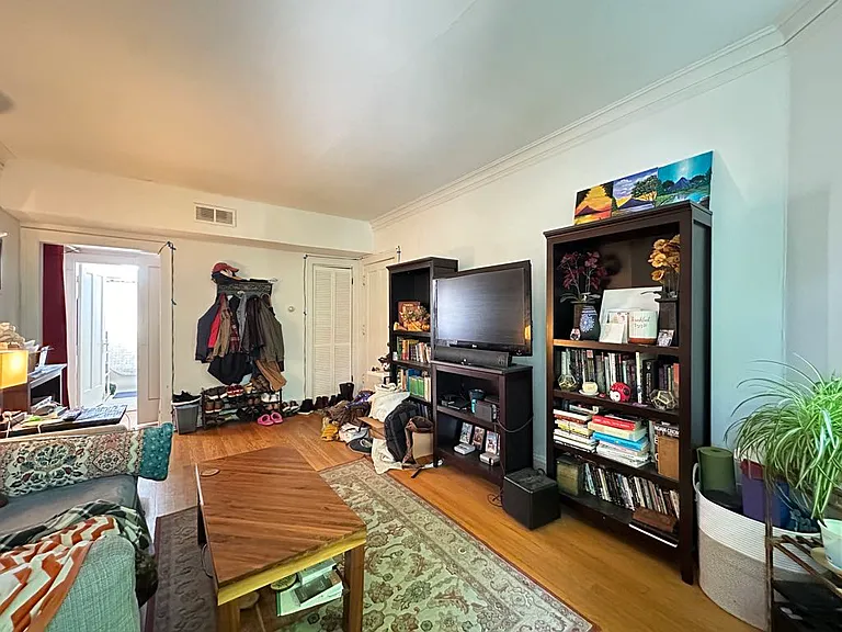 3711 N Hoyne Ave #4 — Photo 10