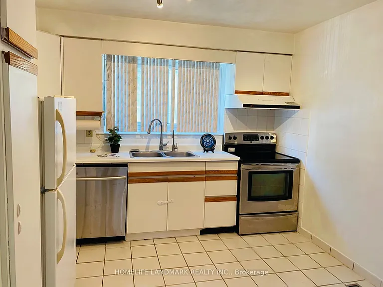 155 Corinthian Blvd — Photo 5