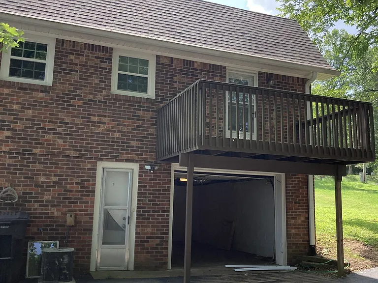 2202 Country Club Ln #B — Photo 5