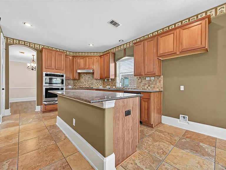9735 Lansing Meadows Dr — Photo 15