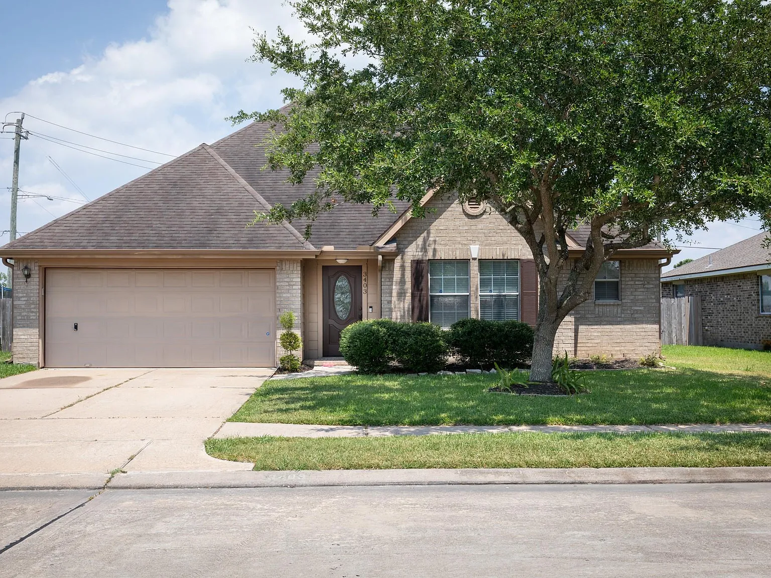 4 bed, 2.0 bath, 2147 sqft, $2,485 — Photo 1