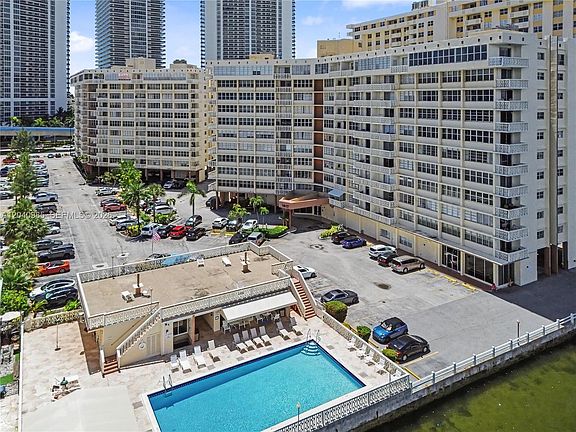 3rd image of 1817 S Ocean Dr APT 620
