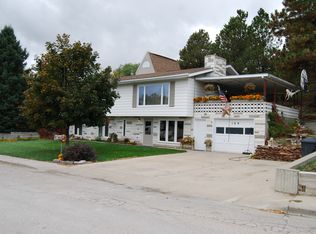 169 Butte Dr, Newcastle, WY 82701