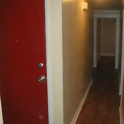 5th image of 933 W Market St