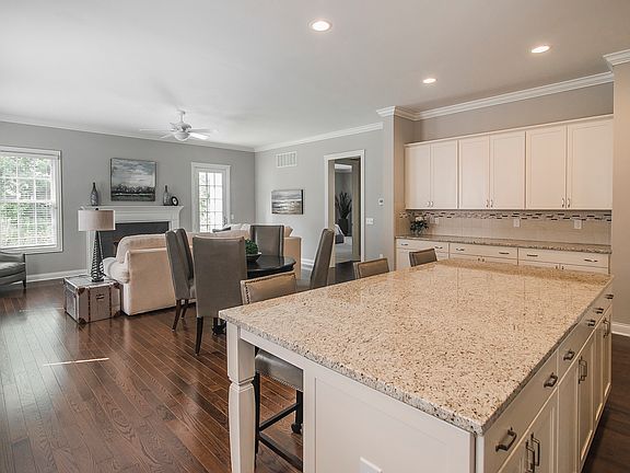 4th image of 7803 Straits Ln