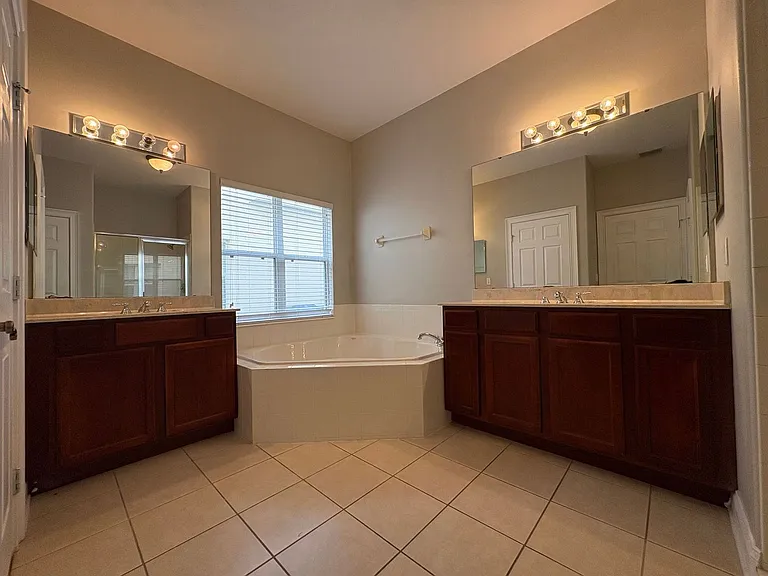 6931 Lucca St — Photo 36