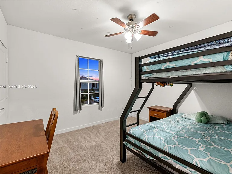 525 NE 6th Pl — Photo 21