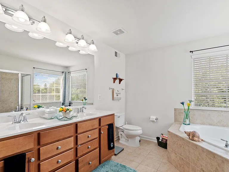80 Sanctuary Ln — Photo 13