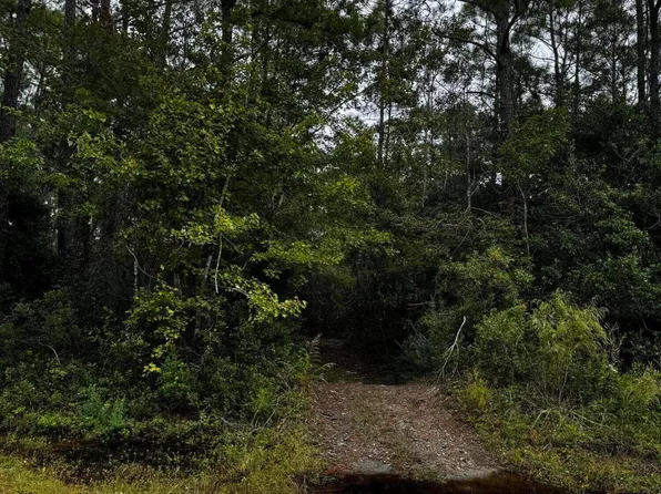 498 Redwood Road, Southport, NC 28461