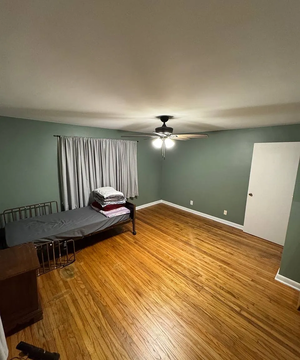 2 bed, 982 sqft, $650 — Photo 2