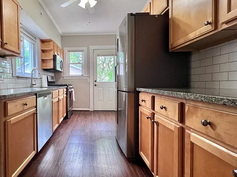 2869 Markbreit Ave — Photo 6