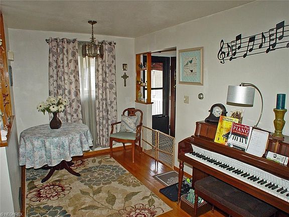3rd image of 1136 Barone Dr