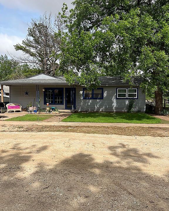 2nd image of 703 Adams Ave